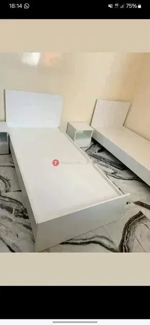 Chambre à coucher importer très solide