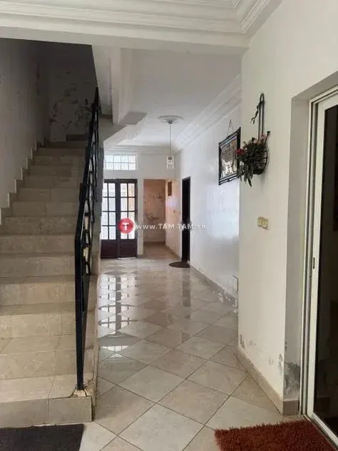 Maison d’angle à vendre – À rénover ou à démolir – mamelle