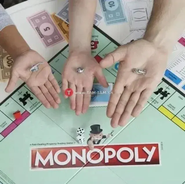 Monopoly Classique - Le jeu de société incontournable