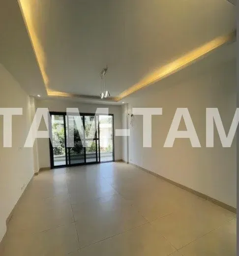 CORNALINE : Appartement F4 à louer au 6ème étage POINT E