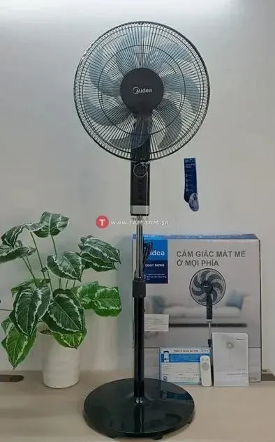 MIDEA VENTILATEUR 16" A PIED - AVEC TELECOMMANDE