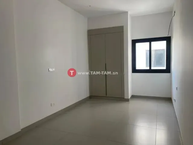 Appartement F4 185 m2 haut standing au POINT E