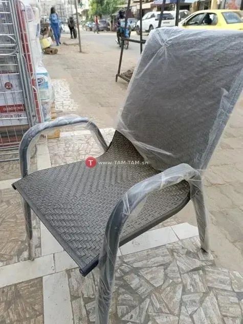 Chaise métal gris anthracite design ergonomique