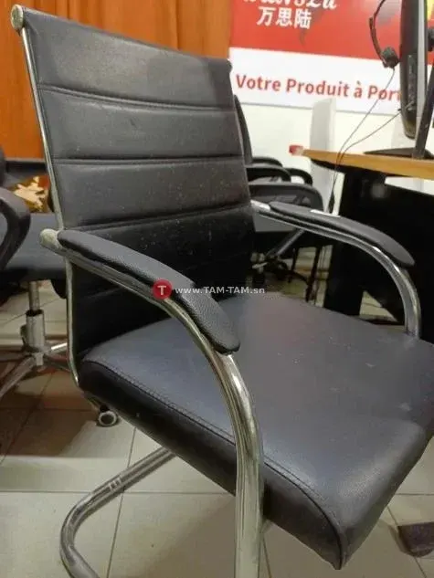 Chaise bureau noir cuir synthétique accoudoirs rembourrés