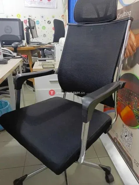 Chaise bureau ergonomique noire avec appui-tête mesh
