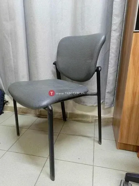 Chaise de bureau ergonomique gris métal robuste
