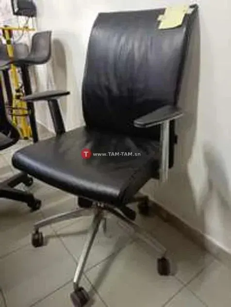Chaise bureau cuir noir ergonomique avec roulettes