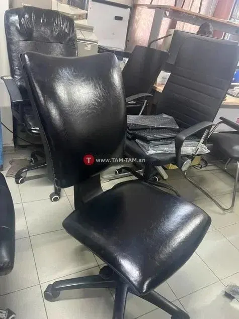 Chaise bureau noire similicuir réglable ergonomique