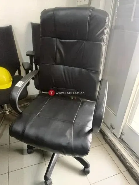 Fauteuil bureau cuir noir ergonomique avec roulettes