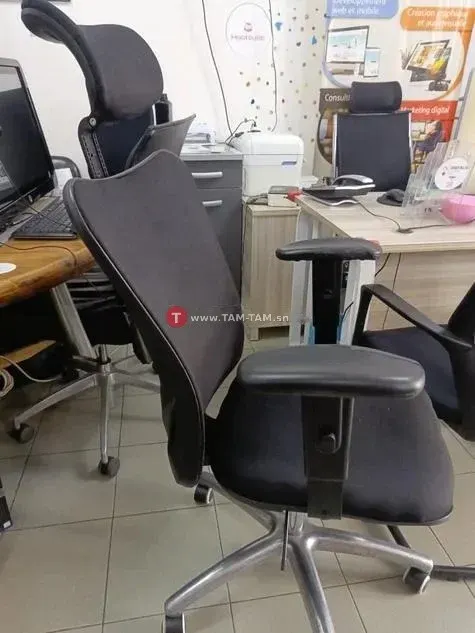 Chaise bureau ergonomique noire avec appui-tête réglable