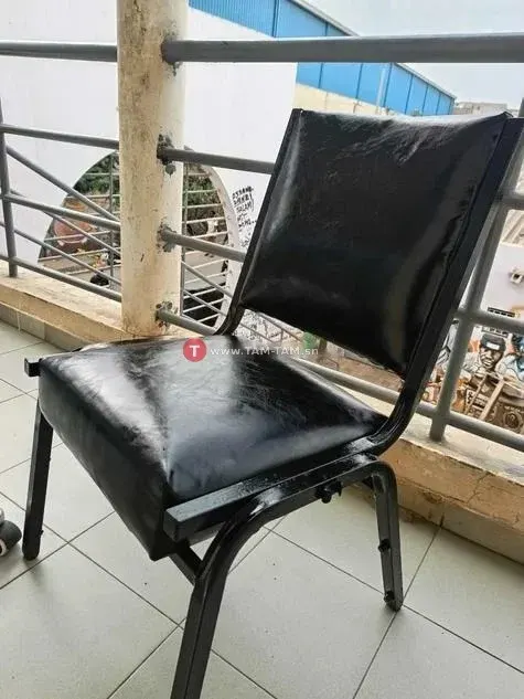 Chaise de bureau cuir noir rembourrée durable