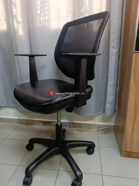 Chaise de bureau ergonomique noire simili cuir réglable