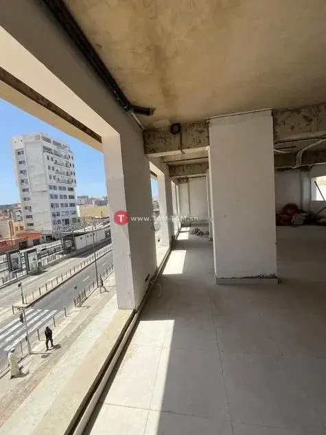 Plateaux de bureau à louer à liberté 1 en face BRT