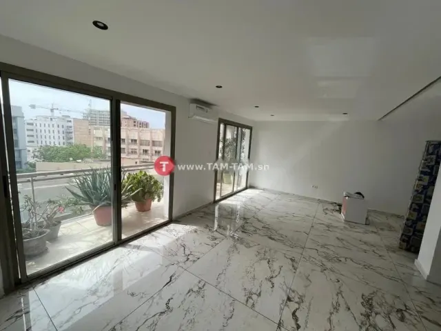 Appartement F4 à vendre au plateau
