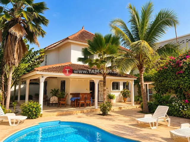 Villa de charme afro-contemporain avec piscine