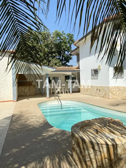 Villa de Standing 160m² sur 800m² de Terrain a vendre à NGUERIGNE