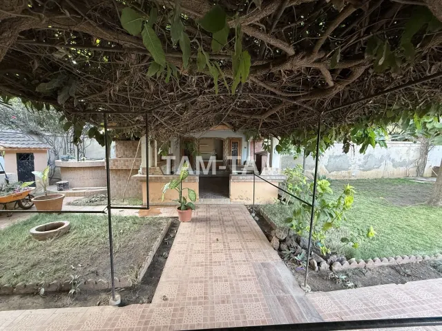 villa à vendre à la somone : une villa de plain-pied et un appartement indépendant sur un terrain de 950m2
