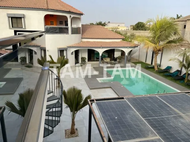 LOCATION LONGUE DURÉE À NGAPAROU – VILLA AVEC PISCINE & STUDIO INDÉPENDANT