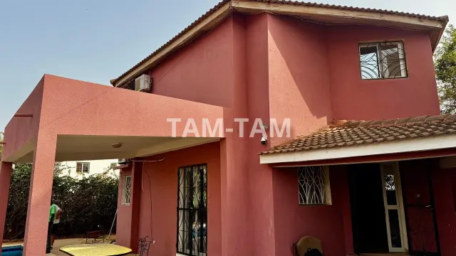 Villa Meublée en Location Longue Durée à Somone – Trois  Chambres avec Piscine