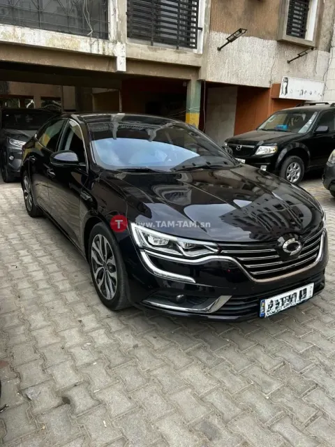 LOCATION RENAULT SM6