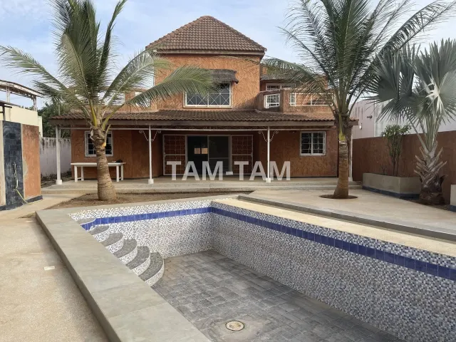 villa avec piscine à la Somone, quartier résidentiel des Aigrettes à vendre