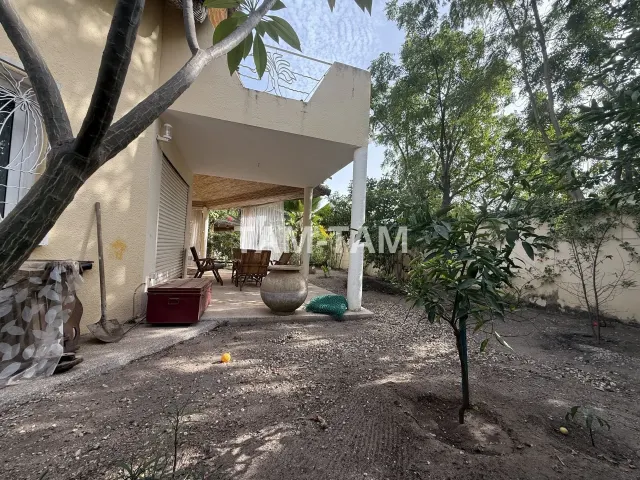 À vendre , à SALY, une villa afro-contemporaine en résidence