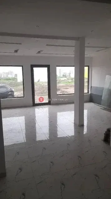 Plateaux de bureaux à loué a la zone de recasement