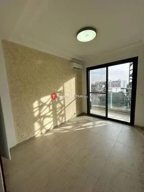 Appartement a loué aux Point E