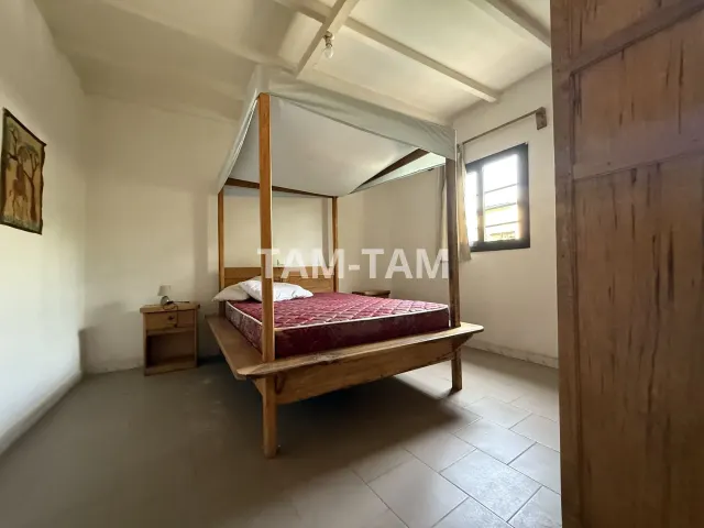 Propriété de location saisonnière, annuelle ou exploitation de chambres d'hôtes à Warang à vendre , à Warang