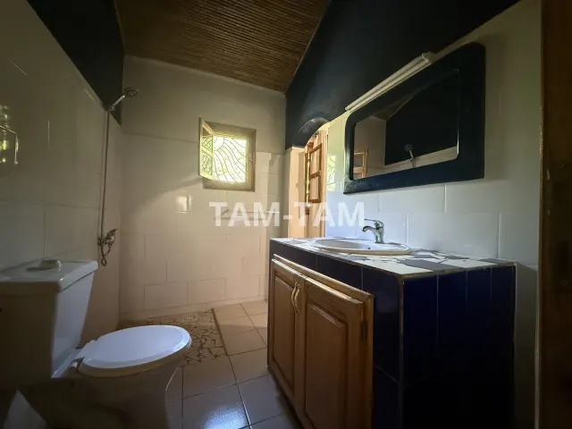 Villa à Vendre à Warang Socé – Jolie Villa 2 Chambres avec Piscine sur 700 m²