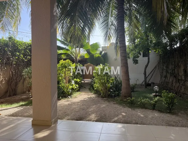 Une belle Villa à vendre en deuxième Ligne de Plage à Saly : Vue Imprenable sur l'Océan