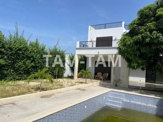Villa Contemporaine à Vendre à Ngaparou – Construction 2024