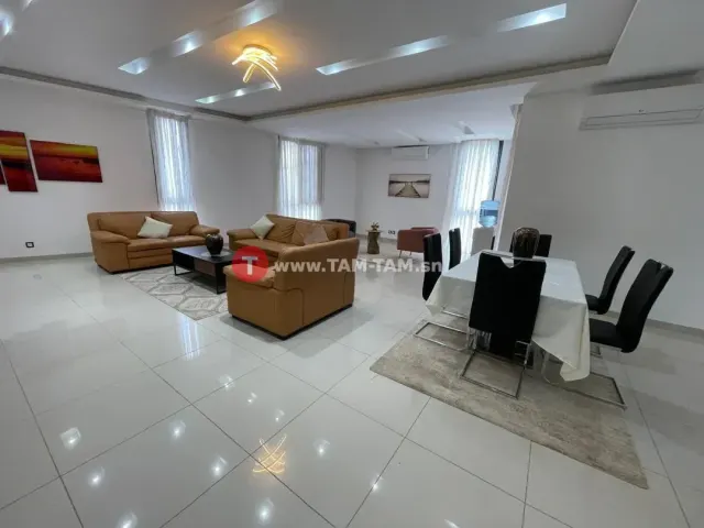 Appartement F4 Almadies