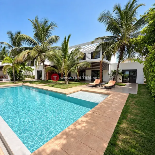 Villa d'exception à saly pied dans l'eau 870 m2