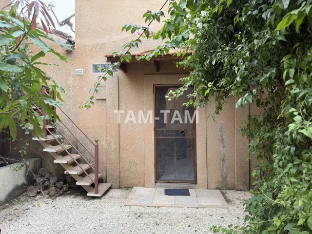 Investissement Locatif à Saly : Villa en résidence bénéficiant d' une plage privée avec studios Indépendants