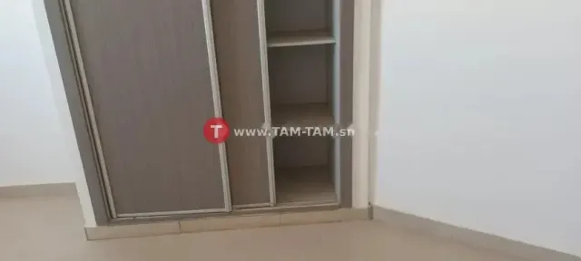 Appartement lumineux avec balcon F4 à Mermoz