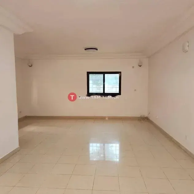 Appartement F3 ou F4 à vendre corniche Ouakam