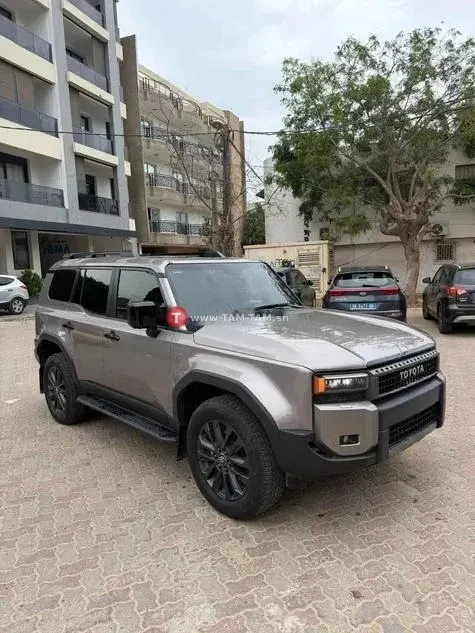 TOYOTA LAND CRUISER PRADO 2024