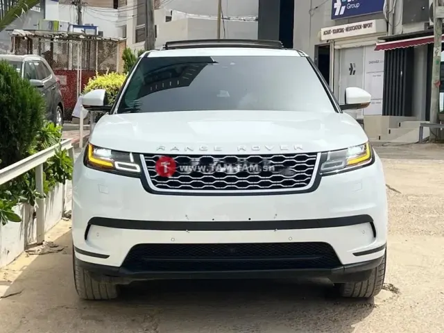 Range Rover Velar SUV blanc performance et style