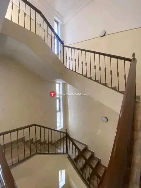 À LOUER – VILLA R+2 À MARISTE 2