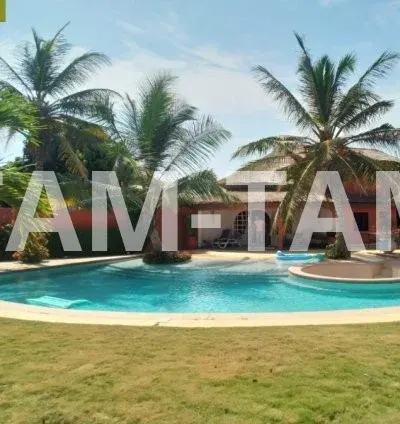A VENDRE : Villa de 220 m² sur 1389 m² de terrain
