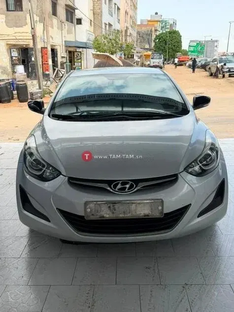 Hyundai Elantra Année: 2016