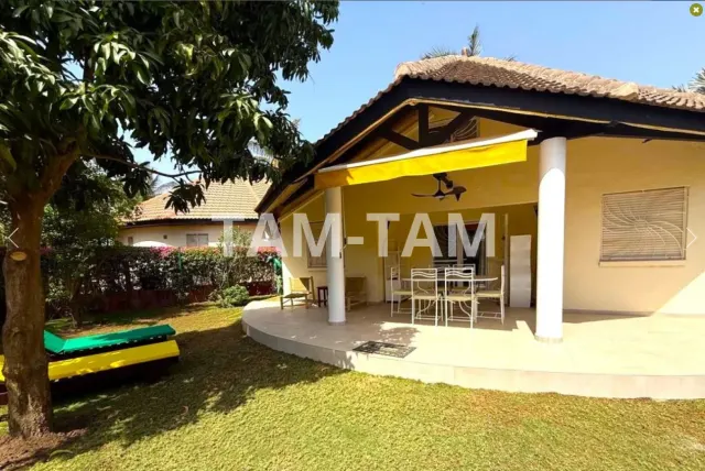 LOCATION ANNUELLE : Villa en résidence à SALY