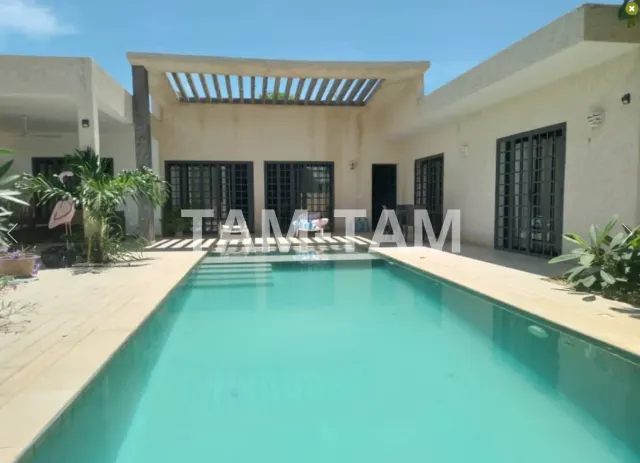 A VENDRE : Villa de 160 m² habitable sur un terrai