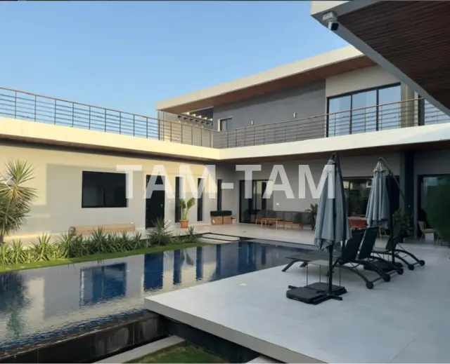 Villa d'architecte de 450 m² à vendre à NGUERIGNE