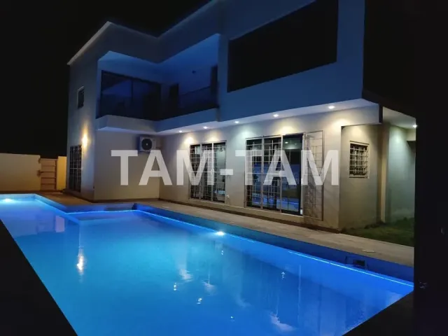 Villa 6 chambres avec piscine - Fort potentiel à vendre à Ngaparou