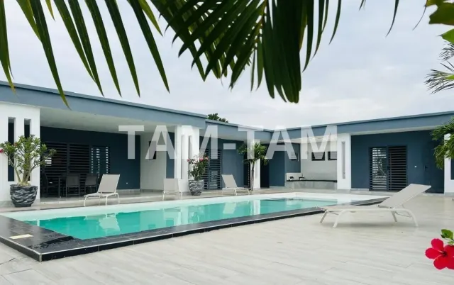 Villa de 756 m² de terrain à vendre à NGUERIGNE