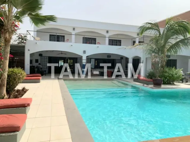 Villa atypique sur 1100 m² de terrain à vendre à ngaparou