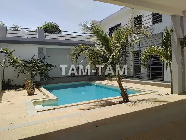 Villa moderne à louer à la SOMONE