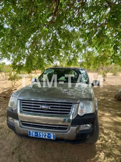 Ford Explorer 7 places